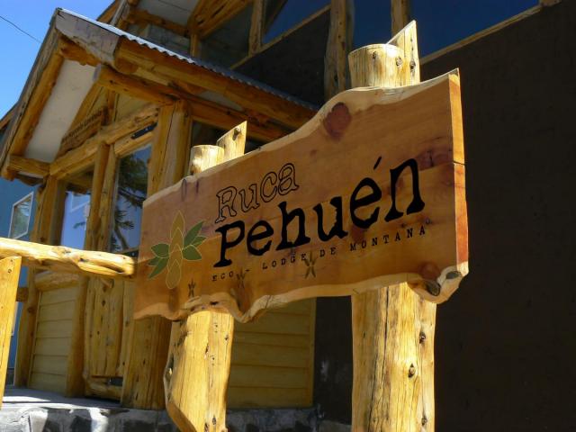Ruca Pehuen Eco-Lodge De Montaña