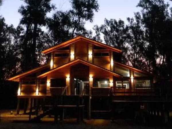 Costa Timbo Cabañas y Lodge